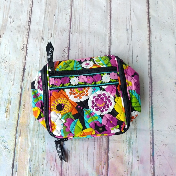 Vera Bradley Handbags - VERA BRADLEY | Quilted Floral Lunch Box